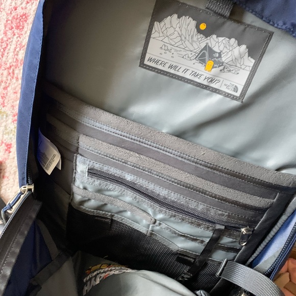 North Face Fall Line tech backpack - Picture 5 of 8